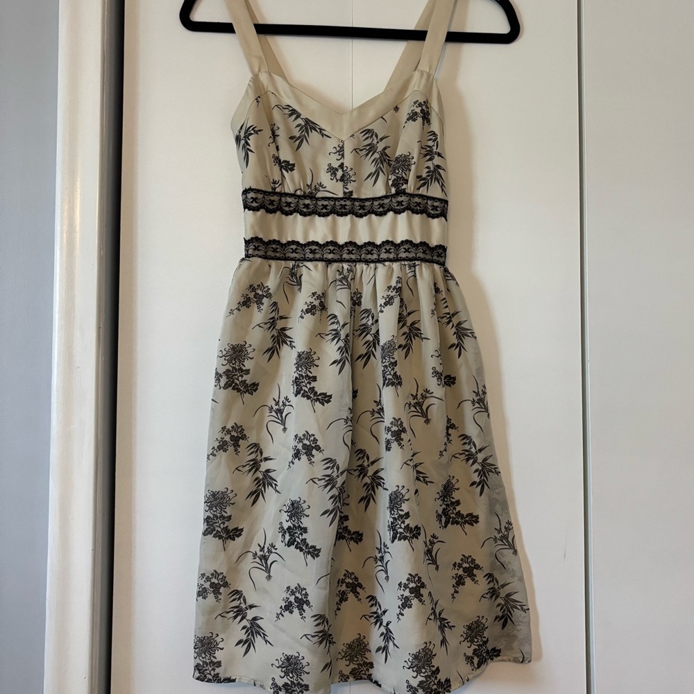 Burlapp Women's Silk Floral Dress Cream Black Print Lace Trim, Made in USA Small